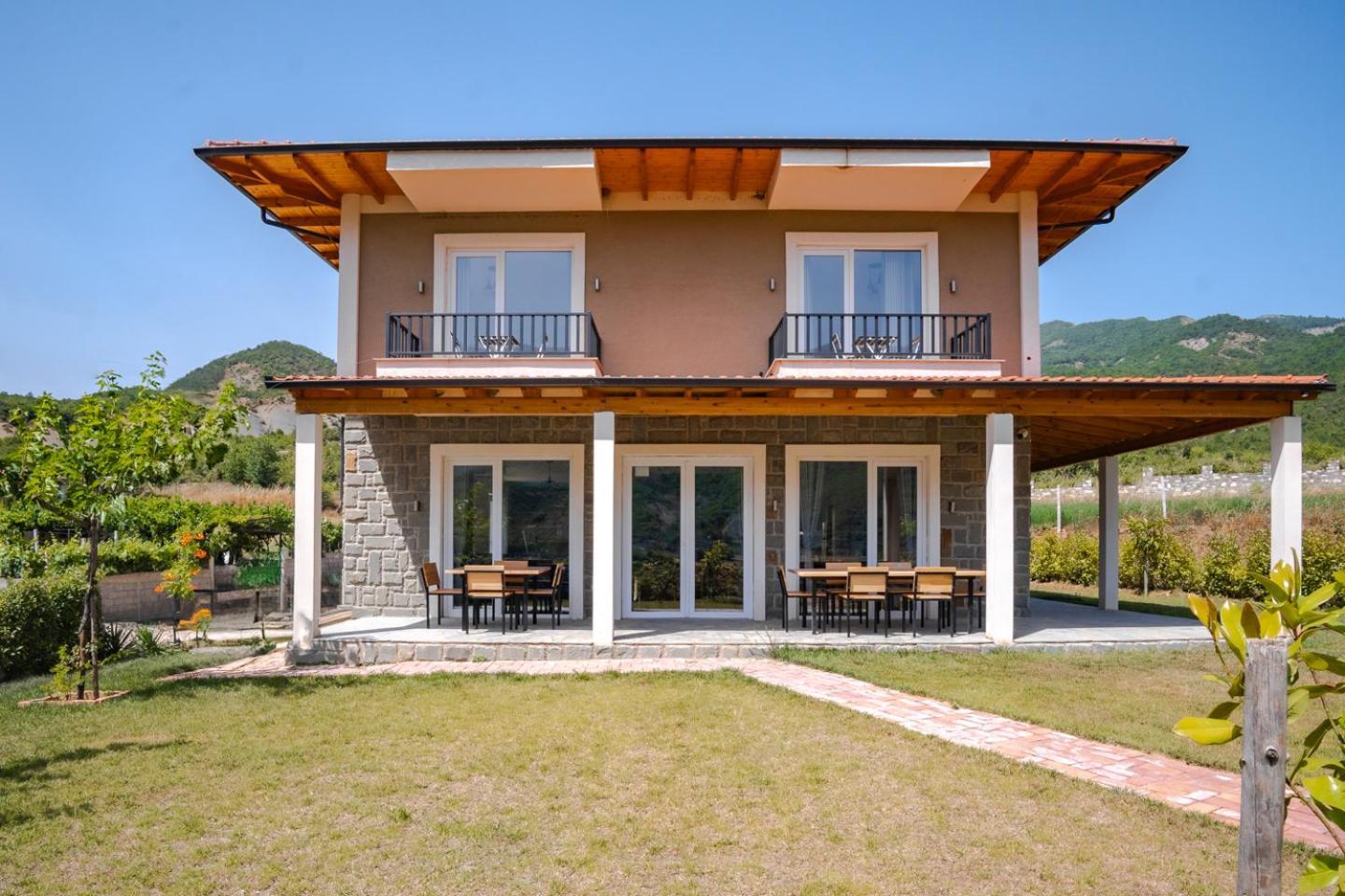 Bujtina Lumo & Pool Villa Përmet Dış mekan fotoğraf