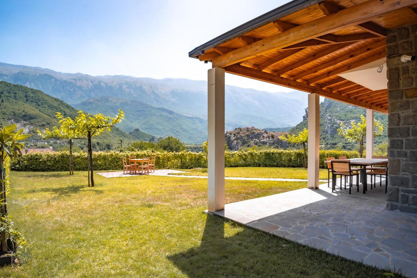 Bujtina Lumo & Pool Villa Përmet Dış mekan fotoğraf